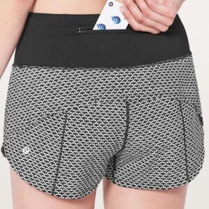 Lululemon Speed Up Shorts High Rise 2.5” Size 6 Monochromic Black W7ALAS